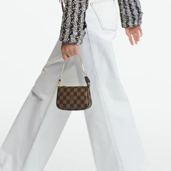 Louis Vuitton Mini Pochette Damier Ebene (Made in France) - Picture 6 of 13